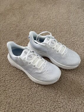 Under Armour Women’s Infinite Pro Sneakers, Sz 7. New with Box!